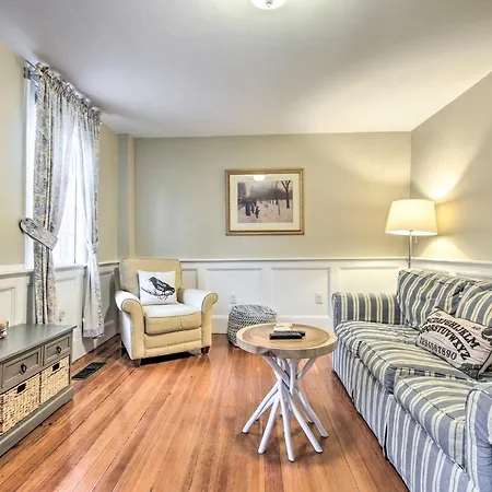 Inviting Salem Apartment Near Waterfront And Museums Exterior photo