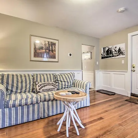 Inviting Salem Apartment Near Waterfront And Museums Exterior photo