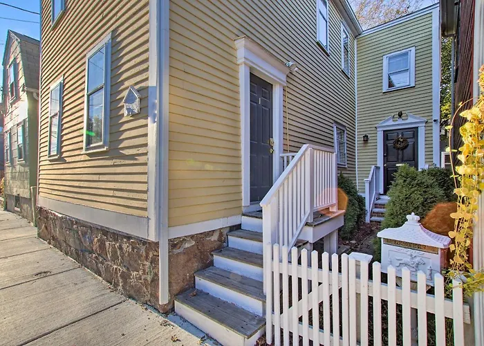 Inviting Salem Apartment Near Waterfront And Museums