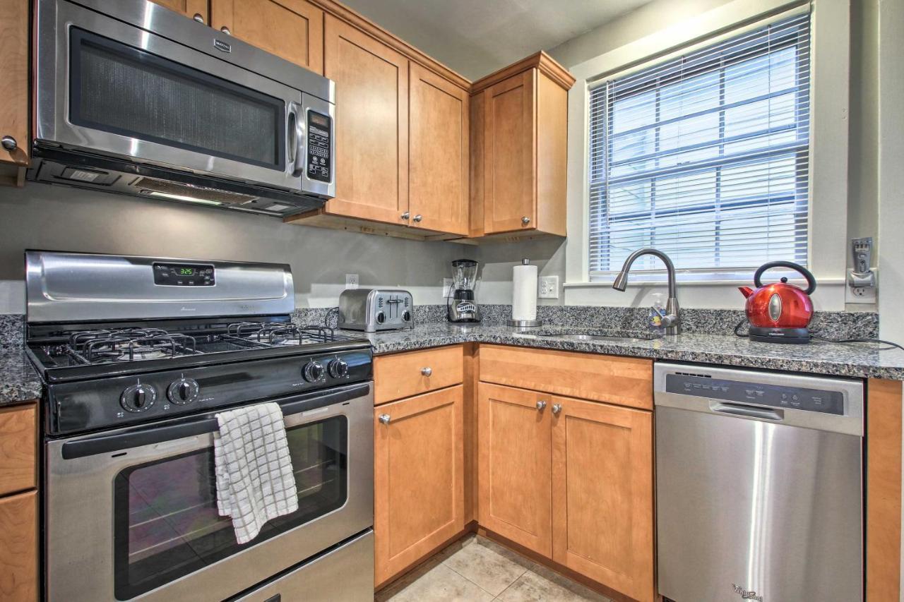 Inviting Near Waterfront And Museums *